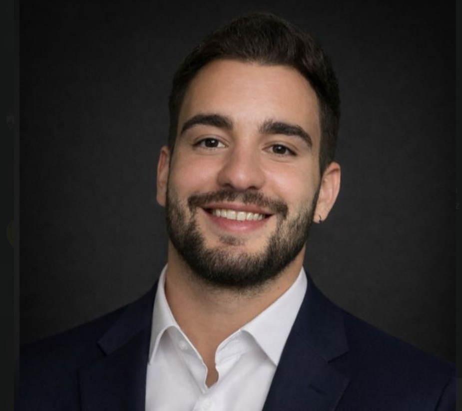 Adri — CTO y cofundador de Serenna y Vendora Solutions